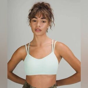 Lululemon Athletica like a cloud bra in delicate mint size 6